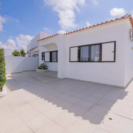 Avo Isabel By Innkeeper Villa *